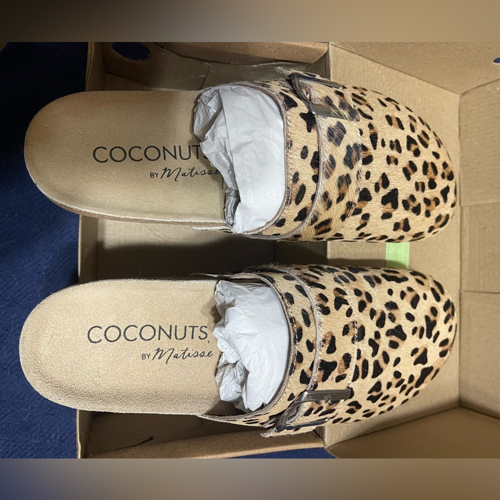 NEW Coconuts by Matisse Leopard Cowhide Slides Size 9